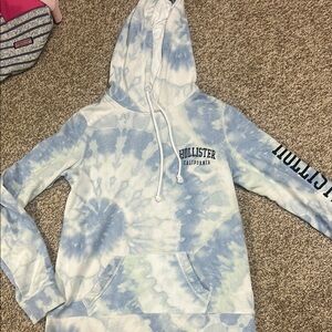 Hollister Blue and White Tie-Dye Sweater
